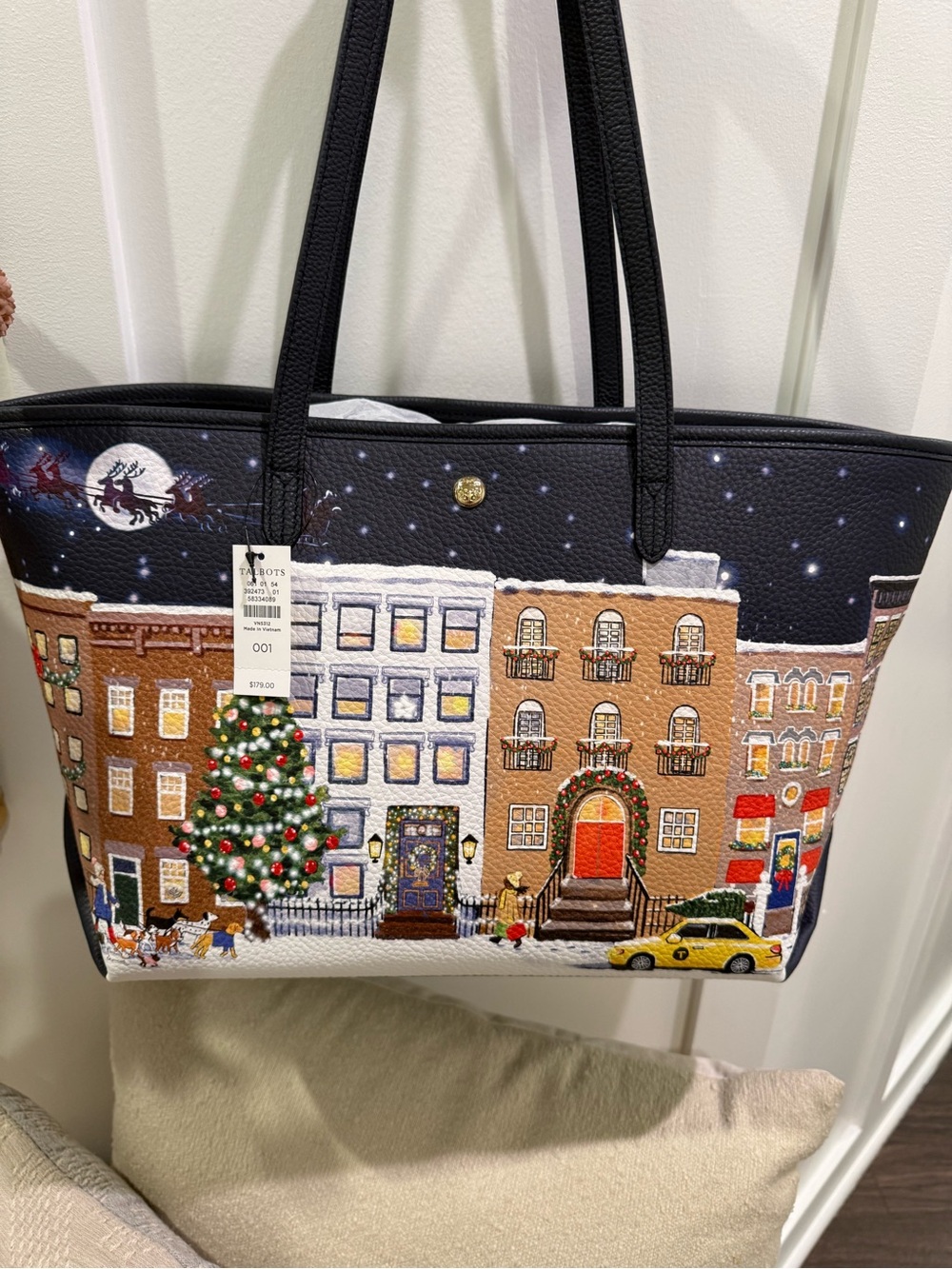 Talbots Holiday Street Scene Tote - Picture 2 of 9